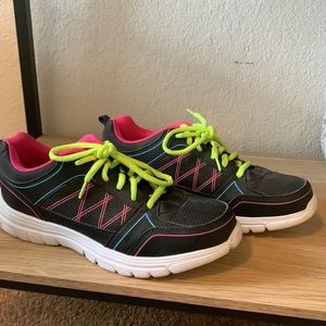 WOMENS RUNNING SNEAKERS